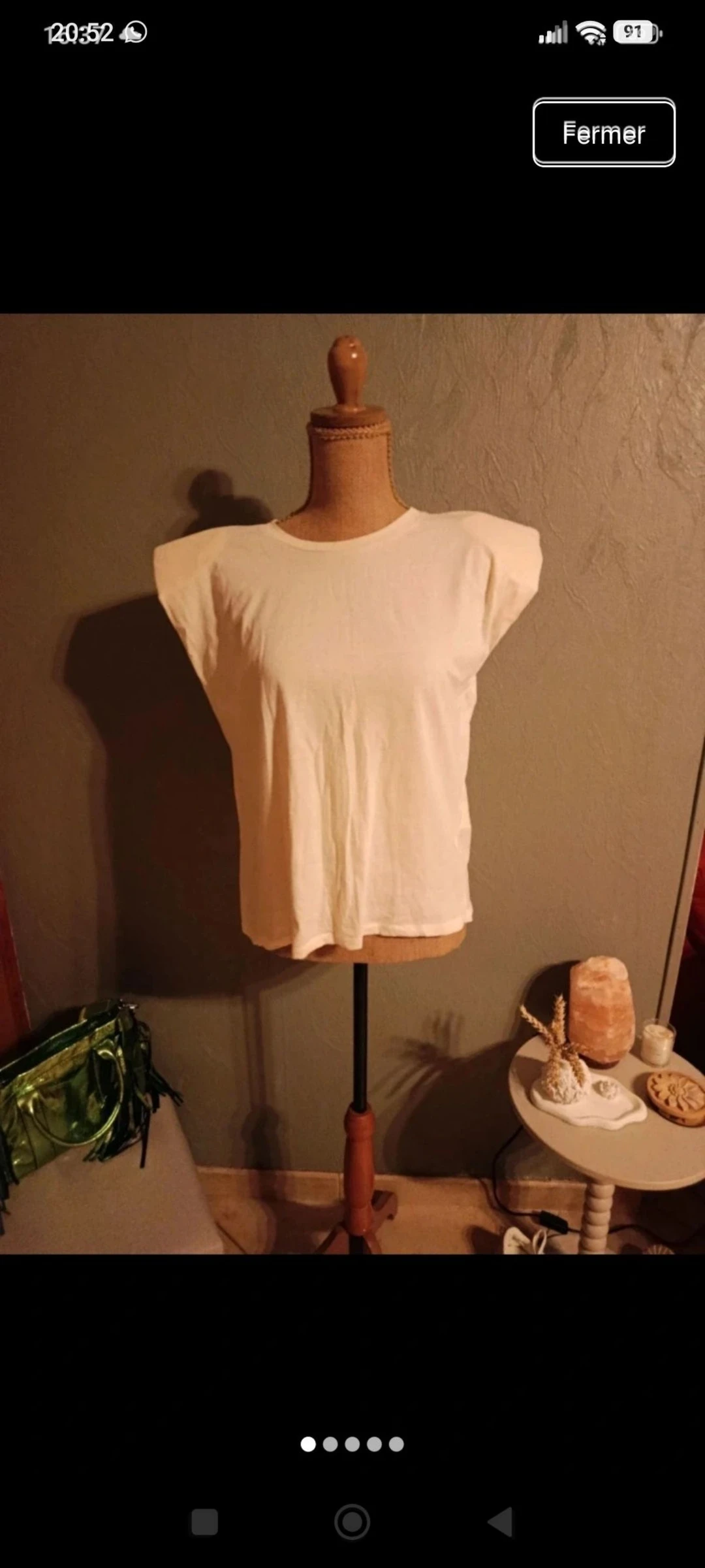Tee shirt sans manche avec épaulettes 